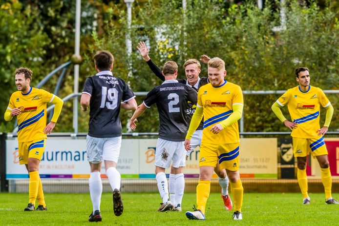 Is Quick’20 ook komend seizoen veel te sterk voor stadsgenoot De Esch? In oktober 2020, tijdens de laatste speelronde in het amateurvoetbal, werd het nog 7-1.