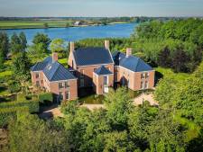 Met pijn in het hart verkopen de eigenaren hun droomkasteel met sprookjestuin: ‘We hoefden bijna nooit op vakantie’