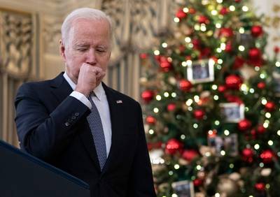 Enroué, Joe Biden assure qu’il n’a qu’un “rhume”