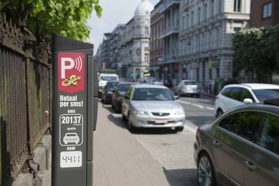 Vlaamse bouwmeester wil af van straten vol geparkeerde auto's