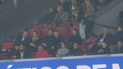 LIVEBLOG TRANSFER VERMEEREN. Middenvelder bekijkt match Atlético vanuit tribune, gesprekken gaan goede kant uit