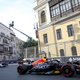 Verstappen ziet teamgenoot weer betere kwalificatie rijden, Leclerc op pole in Azerbeidzjan