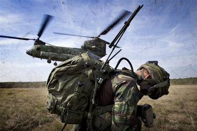Luchtmobiele Brigade schrapt ontgroening met drank