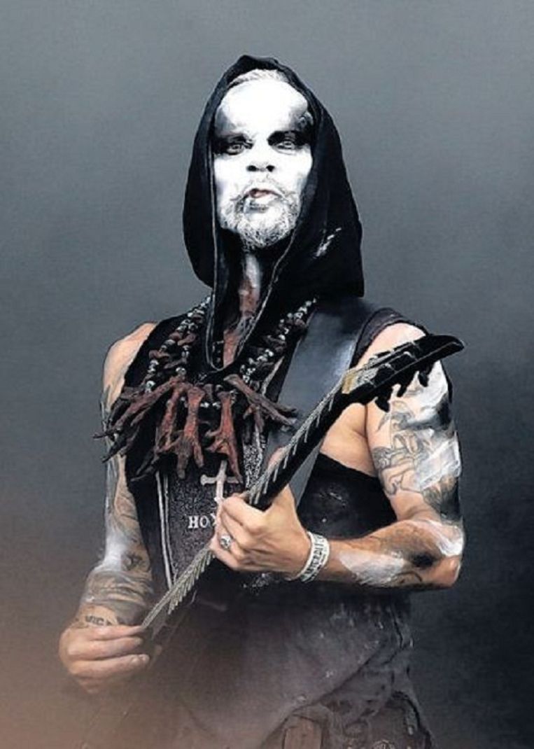 Adam 'Nergal' Darski, zanger van de Poolse black-metalband Behemoth, werd vrijgesproken nadat hij op het podium een bijbel had verscheurd. Beeld Corbis/HH