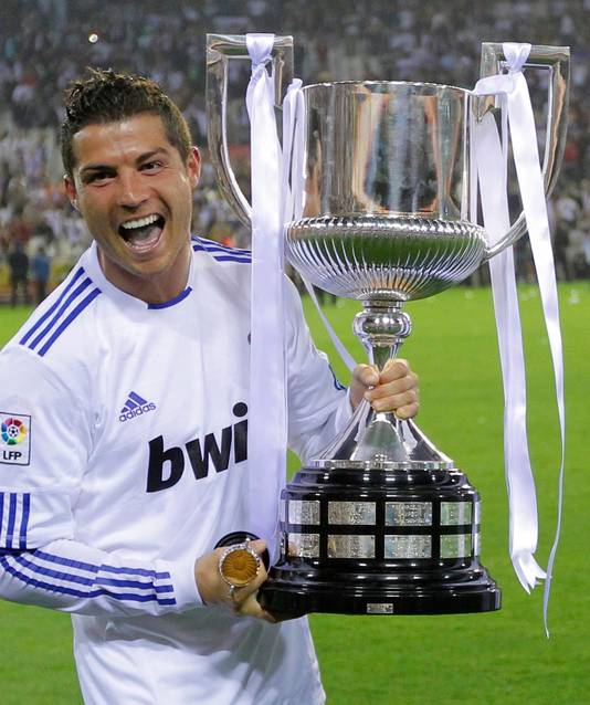 Cristiano Ronaldo viert de winst van de Copa del Rey.