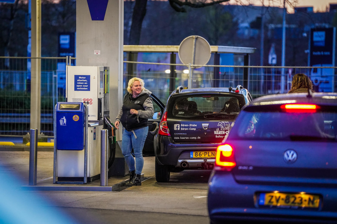 alleen Elastisch Arashigaoka Benzine was door drukte helemaal op bij goedkope pomp in Best: 'Kon niet  worden geleverd' | Foto | ed.nl
