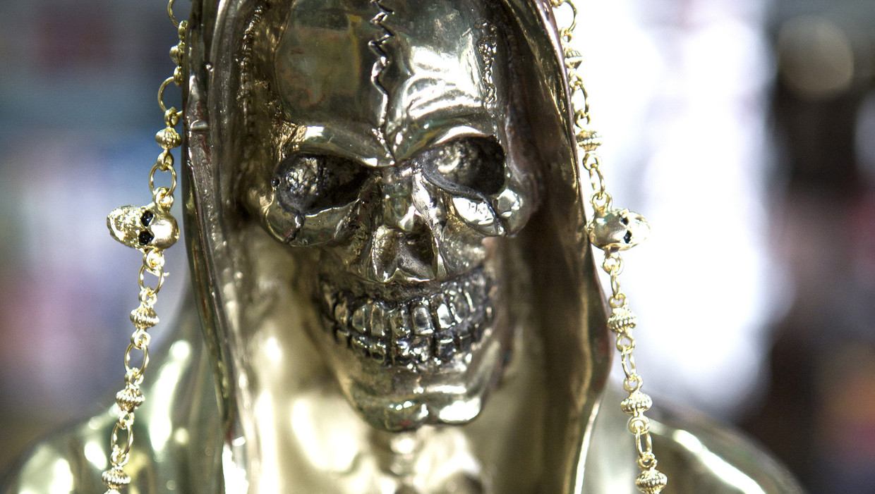 Beeld van Santa Muerte, de heilige van de dood. Beeld Julius Schrank