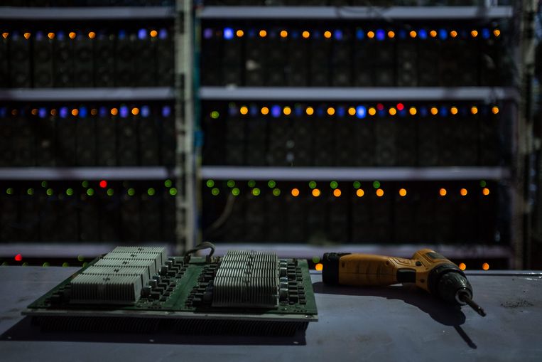 Chinese bitcoinmijnen zullen naar schatting 130,5 miljoen ton CO2 genereren tegen 2024. Beeld BELGAIMAGE