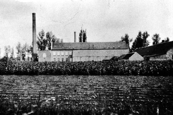 Fabriek Pessers vh Raue en Bodde aan de Helze. Foto: Historisch Documentatiecentrum Geldrop-Mierlo.