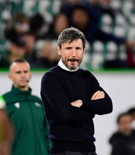 Mark van Bommel kwaad over beslissing Kevin Blom: ‘Je kan ook overdrijven met die VAR’