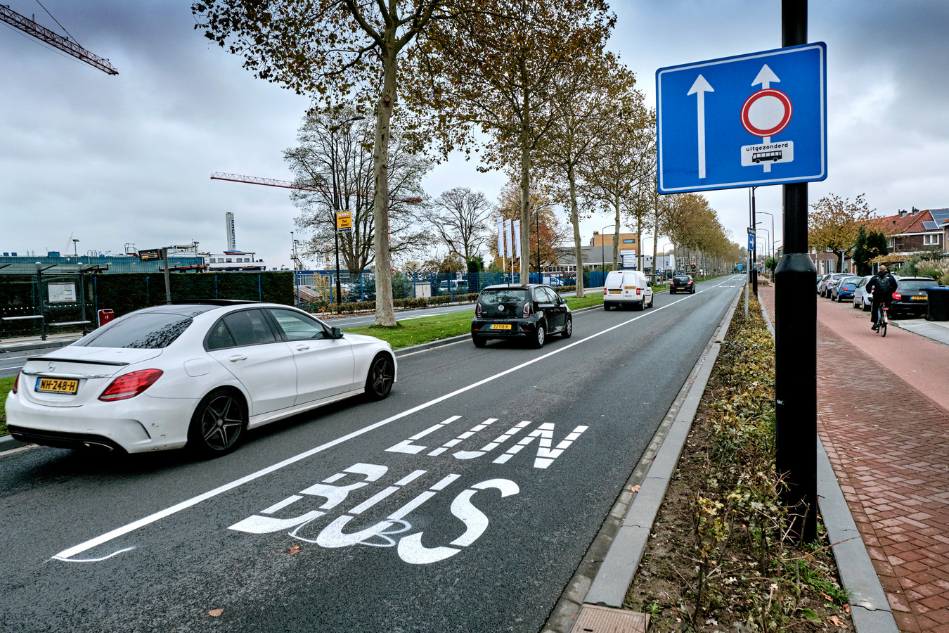 Dierenambulance mag in noodgeval de busbaan op zo serieus nemen als gewone ambulance