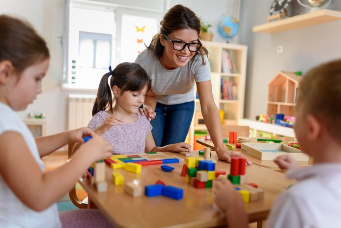 Veel ouders zitten met de handen in het haar wanneer hun crèche plots dichtgaat. Wat zijn in zo'n geval jouw opties?