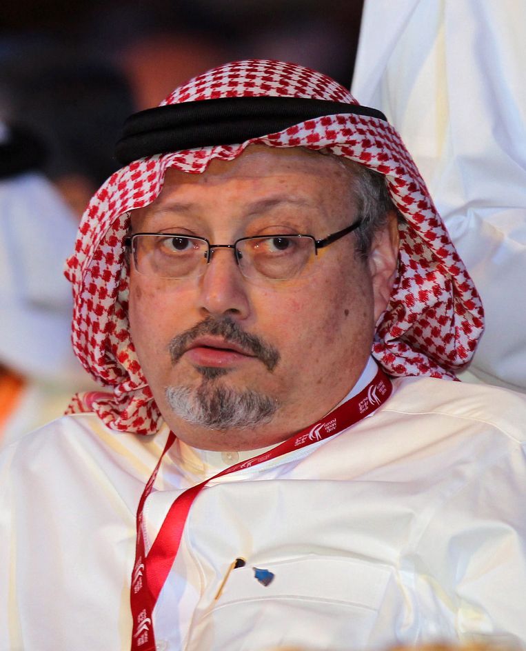 Journalist Jamal Khashoggi tijdens het Arab Media Forum 2012 in Dubai. Beeld EPA