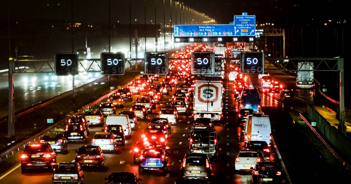 Waarom je in november vaker in de file staat dan normaal Auto ed.nl
