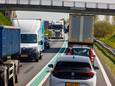 De N50 tussen Kampen Zuid is druk en smal. Het ontbreken van rijbaanscheiding maakt de rijksweg genadeloos en leidt tot ernstige en dodelijke ongelukken.