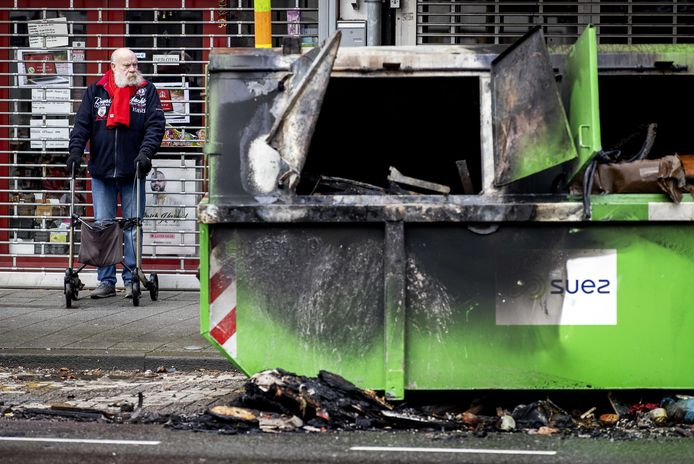 Bij de rellen op Zuid is voor zo’n 300.000 euro aan schade aangericht.