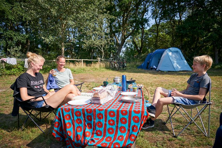 Omgeving vloeistof Certificaat De charme van kamperen: 'Je gaat naast je tent zitten en hoeft niets meer'  | Trouw