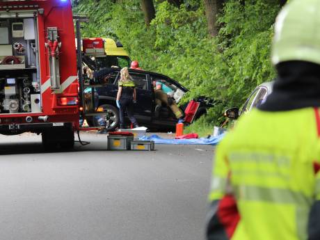 Twee gewonden bij ongeluk Eerbeek, Harderwijkweg afgesloten