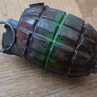 Empty hand grenade found in home on Nassaukade in Amsterdam-West