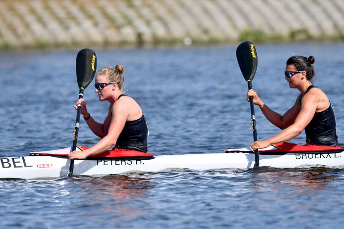 Hermien Peters en Lize Broekx.