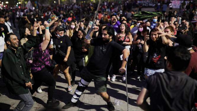 Feest in straten in Chili na overlijden weduwe van Chileense oud-dictator Pinochet
