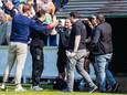 Steven Blomme (l.) en de technische staf vierden de zege tegen Turnhout ingetogen: “Al snel kwam het besef dat we nog niet zeker zijn."