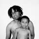 Trans man Ky krijgt Pride Photo Award voor zelfportret met broertje