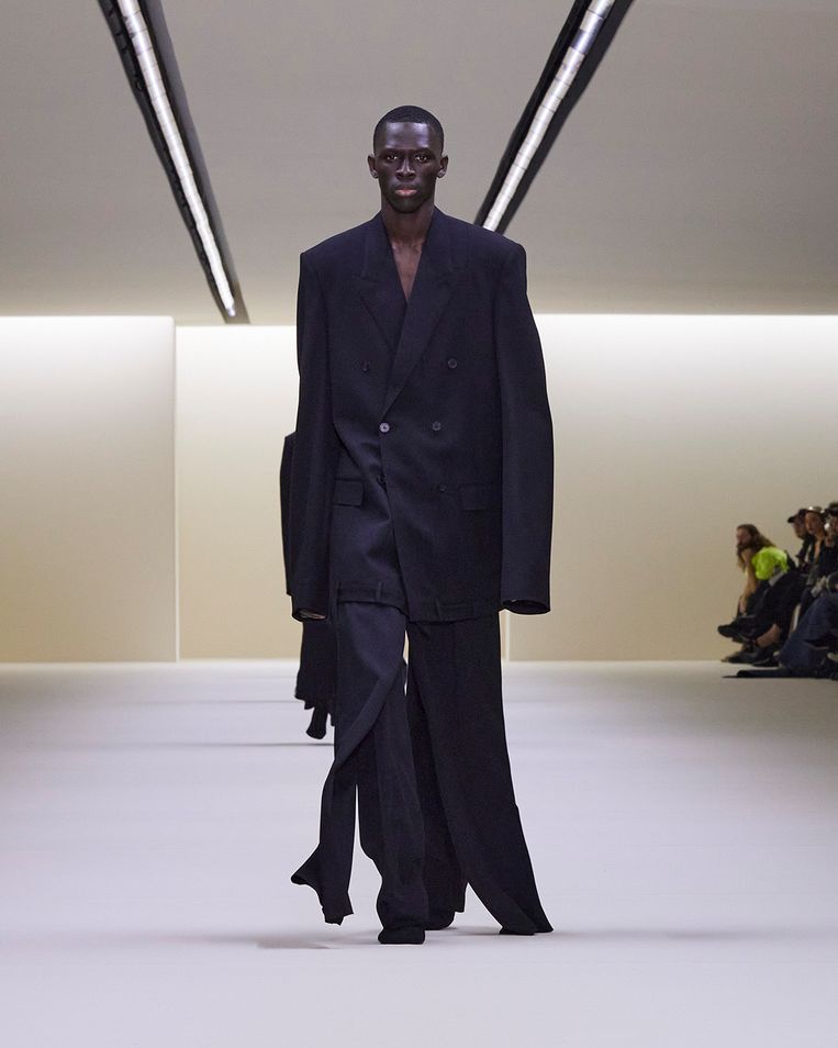 Balenciaga Beeld Launchmetrics