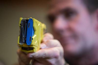Dreigen met taser vaak voldoende om verdachte in te rekenen