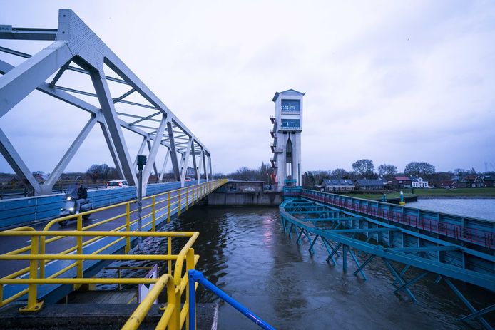 De stormvloedkering Hollandse IJssel bij Krimpen