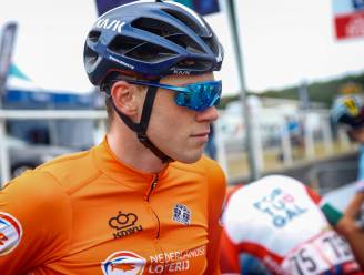 Zoon van wielerlegende Erik Dekker klaar voor ontdekkingsreis: ‘Best gek om met Gesink aan tafel zitten’