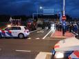 De politie heeft vanavond meerdere waarschuwingsschoten gelost bij een boerenprotest bij de snelweg A7/A32 in Heerenveen.