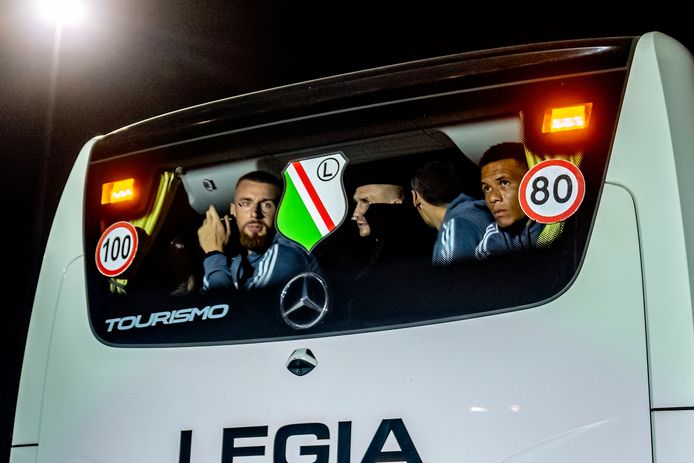Two Legia Warsaw players have been arrested for violence in the stadium. Legia Warsaw player Gil Dias and Legia Warsaw player Josue were both taken away in a detention bus after the match Two players of Legia Warschau arrested, for the UEFA Europa Conference League group E season 2023-2024 in ALKMAAR, Netherlands on 5 oktober 2023