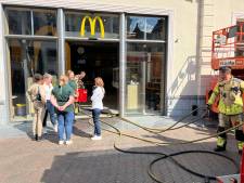 Brandweer stormt met man en macht naar McDonald's in Deventer (maar kan even later opgelucht ademhalen)