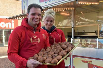 De oliebol is duurder, maar ‘mensen komen speciaal voor die van ons’