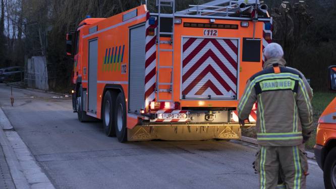 Motorrijder zwaar gewond na botsing tegen elektriciteitspaal