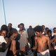 De mensen achter de migratiecijfers: ‘Ze namen mijn vrouw mee, terwijl ze een pistool tegen mijn hoofd zetten’