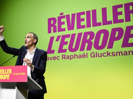 Élections européennes: la figure de proue de la gauche Raphaël Glucksmann dans le collimateur des réseaux pro-chinois