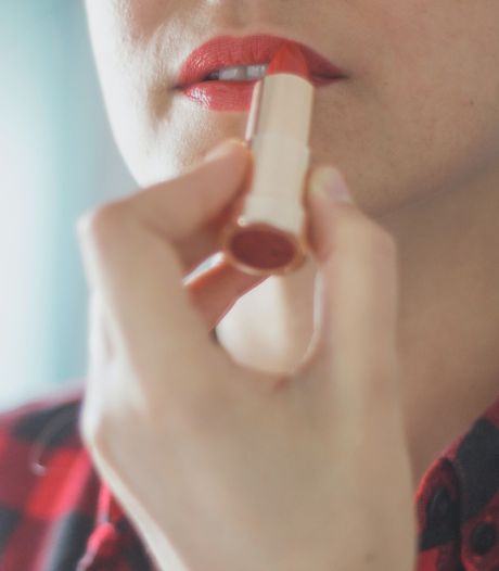 Cet applicateur de rouge à lèvres lancé par Lancôme n’est pas comme les autres 