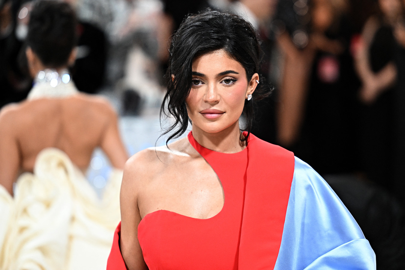 Kylie jenner change officiellement le nom de son fils 16 mois apr s sa
