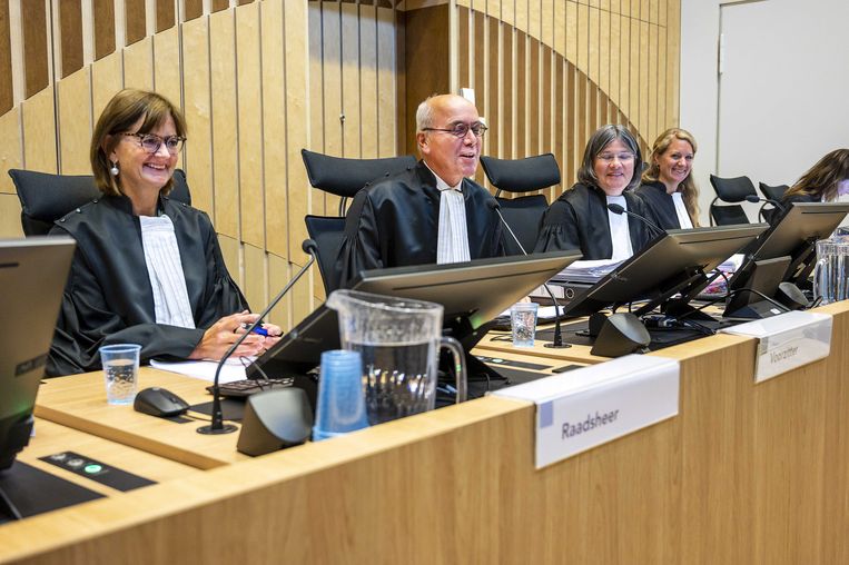 Raadsheer van Waesberghe, voorzitter Reinking en raadsheer van Veen in de rechtbank van Schiphol voor het pleidooi van de verdediging in het minder-Marokkanen-proces tegen PVV-leider Geert Wilders in september 2019. Beeld ANP