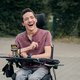 Jordan Decremer entertaint vanuit zijn rolstoel duizenden fans op TikTok: 'Ik zie het als mijn taak om onze verhalen in een positief daglicht te stellen'