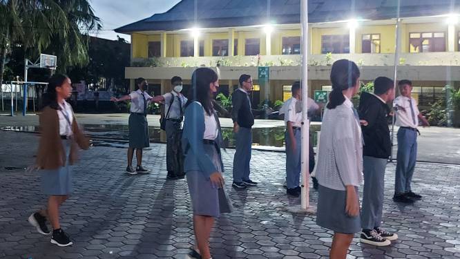 Experiment in Indonesië: school begint om 05.30 uur, ‘goed voor de discipline’