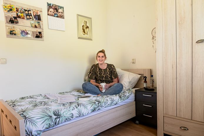 Door het enorme gebrek aan sociale huurwoningen heeft de Amersfoortse Nancy (26) haar slaapkamer van 3 bij 3 meter thuis nog altijd niet kunnen verruilen voor een eigen appartement.