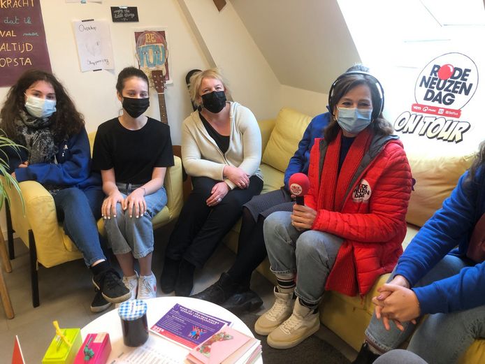 Birgit Van Mol kwam samen met haar team de cheque ophalen, er was ook even tijd voor een babbel.