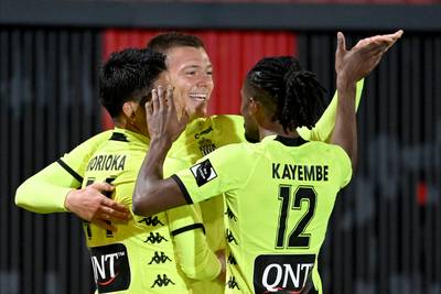 La Coupe de Belgique EN DIRECT: Charleroi prend l'avance à Seraing (0-1), Henkinet dans les buts du Standard