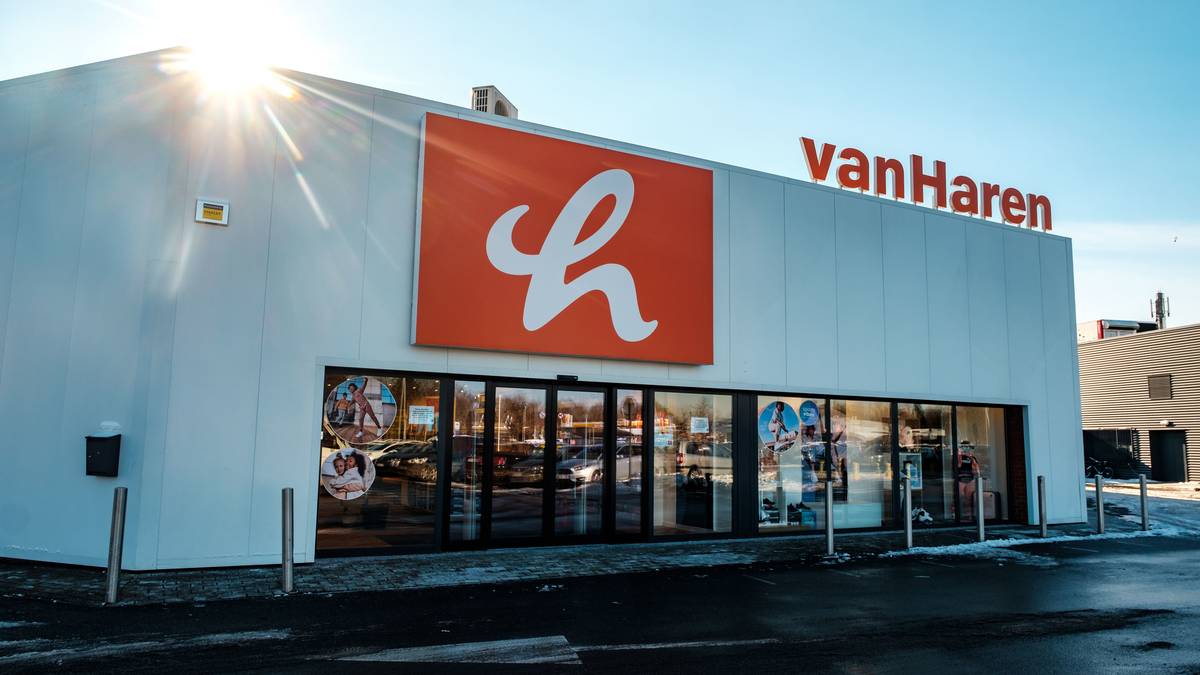 Nederlandse schoenenketen vanHaren opent filialen in Kontich Borsbeek en Schelle 11.000 paar schoenen per winkel Kontich hln.be
