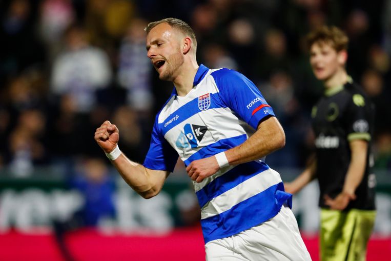 Lennart Thy viert de 10-0. Beeld Pro Shots / Niels Boersema