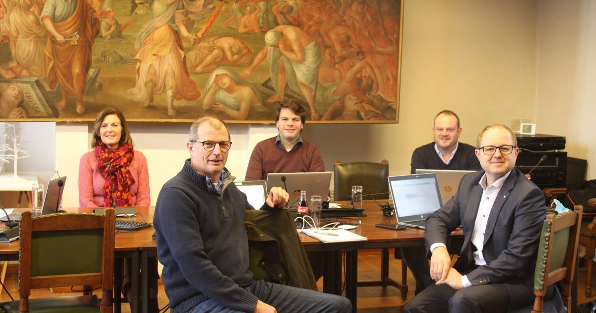 Meer dan 20 jaar geleden schepencollege opnieuw even in Oud Stadhuis