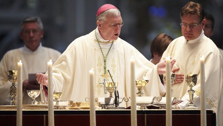 Hostie delen met protestanten is 'kerkelijk misdrijf' | Trouw